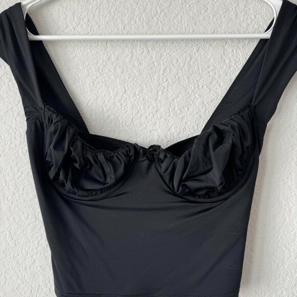 Princess Polly black capcut sleeve corset top🕊️🖤✨ - Picture 2 of 8